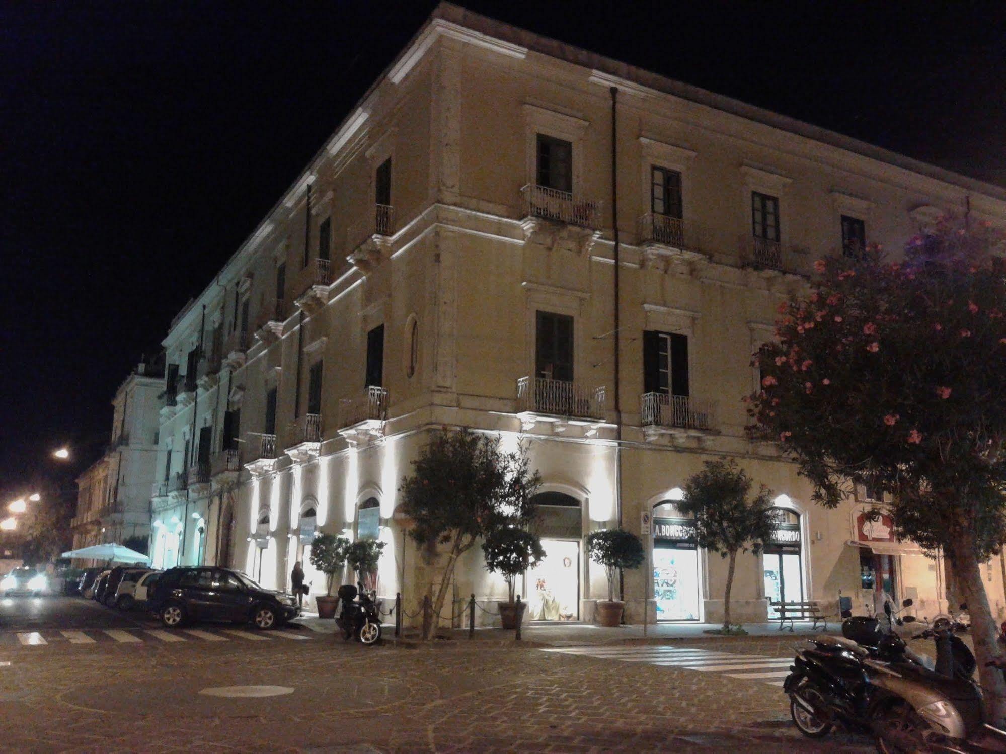 B&B Caravaggio Siracusa 200 Metres From Ortigia Сиракузы Экстерьер фото
